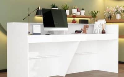 Test du comptoir de réception avec grande surface de travail blanc